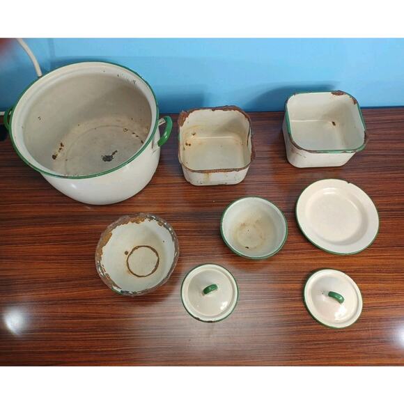 Vintage Enameled Green Trim Cookware Pot Bowls Plate Lids Lot Of 8 Farmhouse - Picture 2 of 16